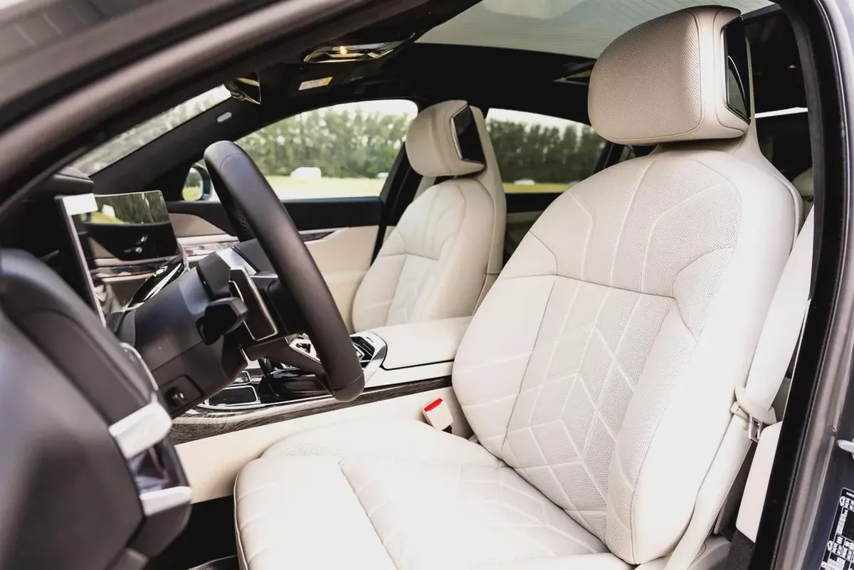 2026 BMW 740i M Sport Individual | GCC | 2 Years Warranty-9-9