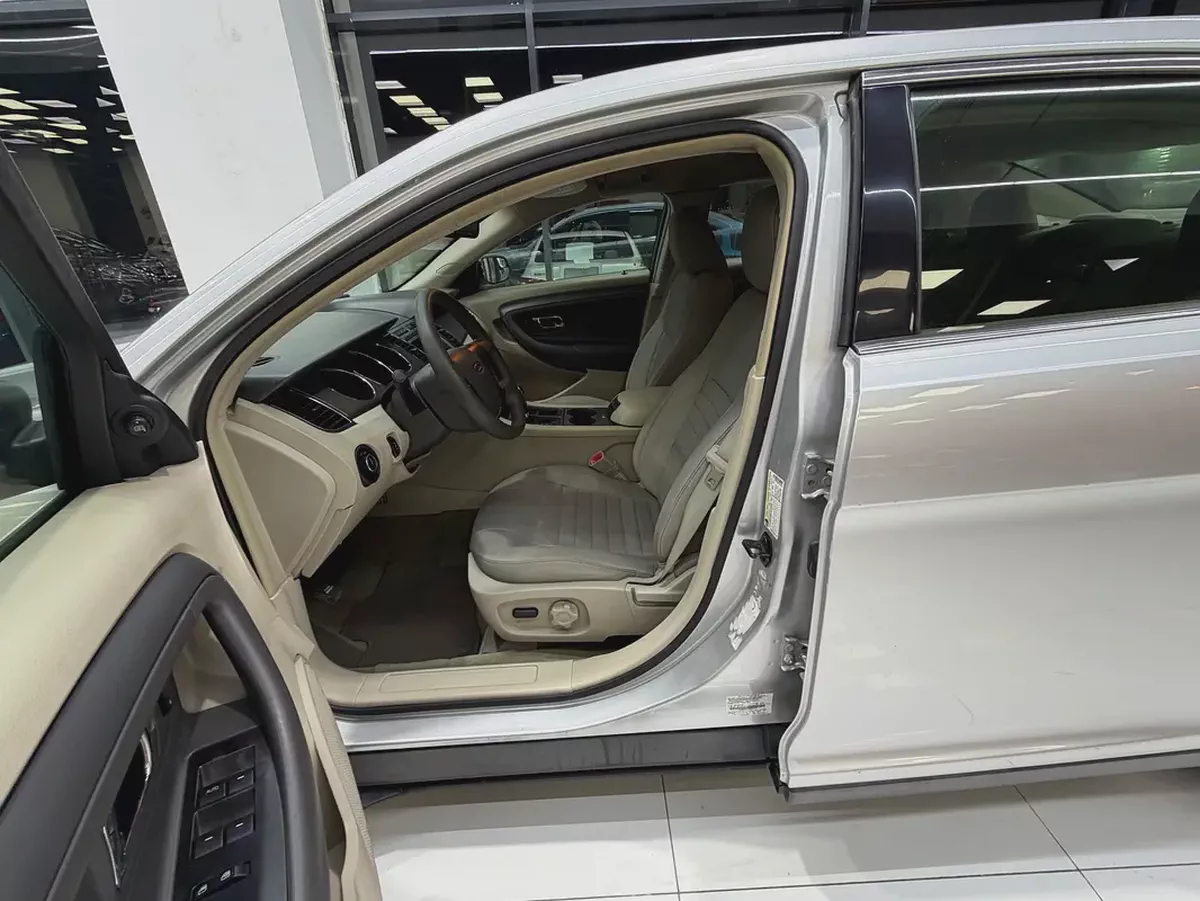 Ford Taurus SE 2012 - GCC Specs - Well Maintained-7-7