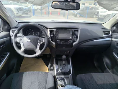Mitsubishi Pajero Sport MID OPTION DIESEL-6