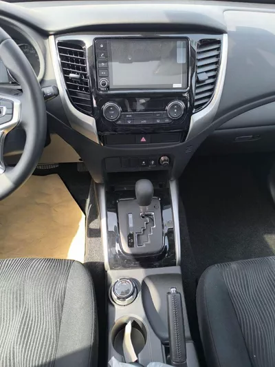 Mitsubishi Pajero Sport MID OPTION DIESEL-7
