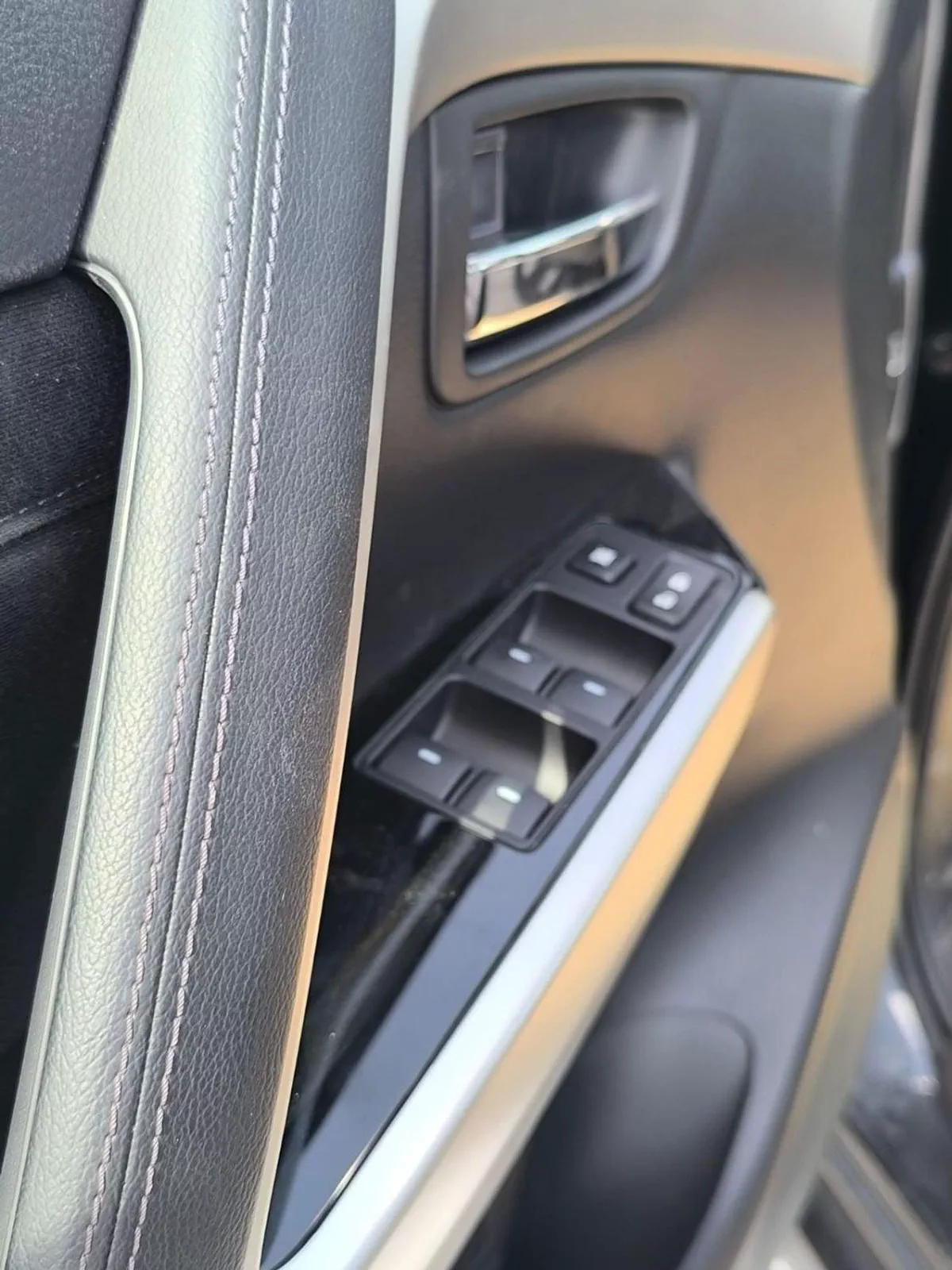 Mitsubishi Pajero Sport MID OPTION DIESEL-10-0