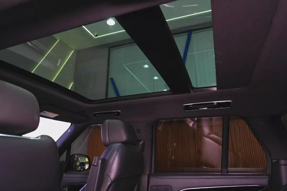 2023 - Range Rover Vogue - V8 for 399,000.00 AED-11-11