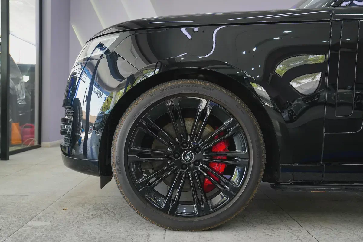 2023 - Range Rover Vogue - V8 for 399,000.00 AED-6-6