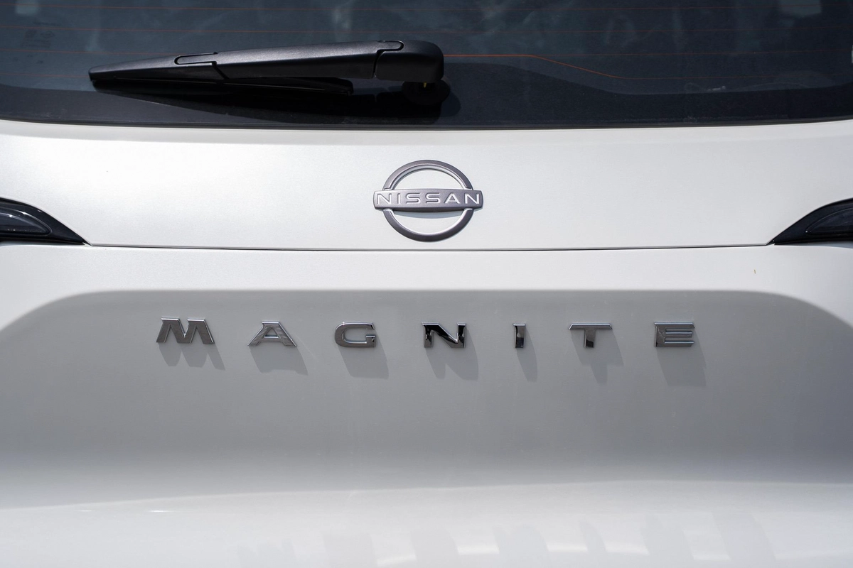 Nissan Magnite SL-12-12