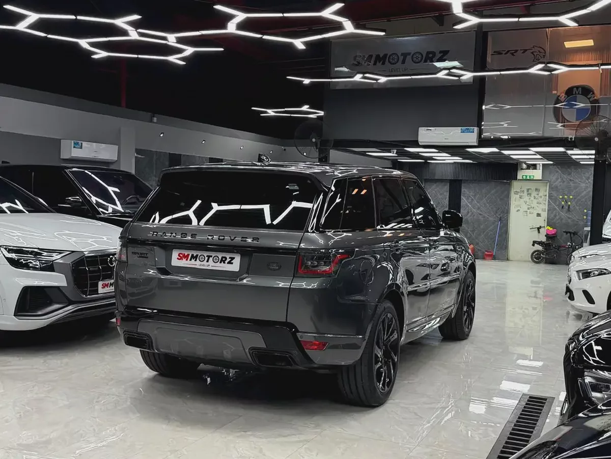 Black Edition | Full Land Rover Service History | 1 Owner | HSE Dynamic | GCC-4-4