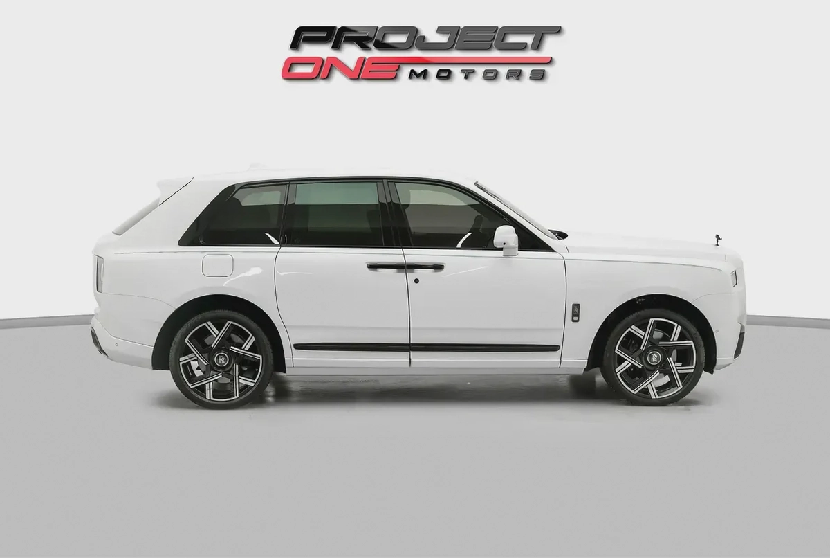 2026 ROLLS ROYCE CULLINAN BLACK BADGE WITH WARRANTY AND SERVICE CONTRACT-17-17