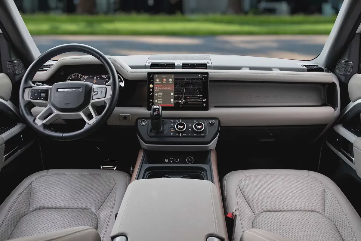 4,798 P.M | Defender P400 | 0% Downpayment | Land Rover Warranty!-7-7