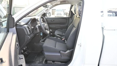 Mitsubishi L200 MITSUBISHI L200 2.4L GL SC 4WD 5MT DIESEL 2026-12
