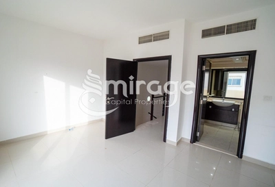 Townhouse for rent in Arabian Style, Al Reef Villas-2