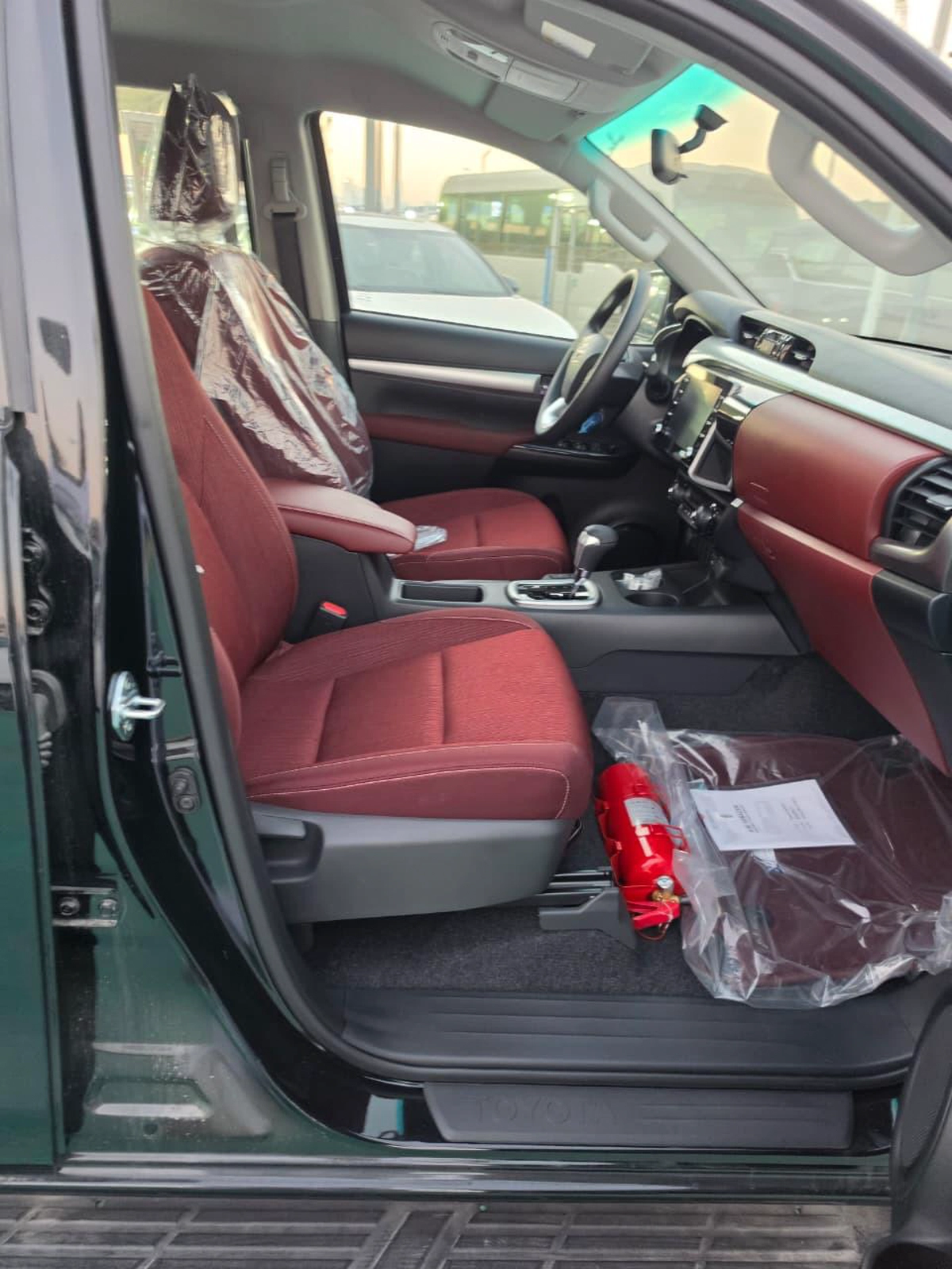 Toyota Hilux SR5 Double Cab 4.0L Petrol 2026 | 2026-7-7
