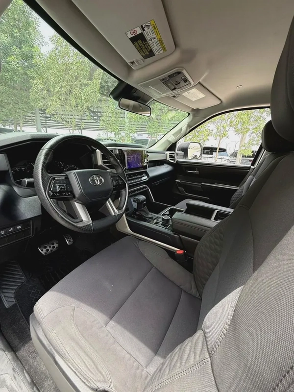 Toyota Tundra SR5 2024 - American Specs - Low Mileage