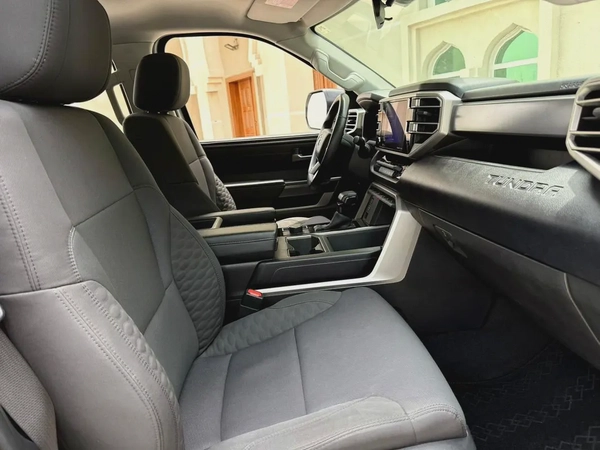 Toyota Tundra SR5 2024 - American Specs - Low Mileage