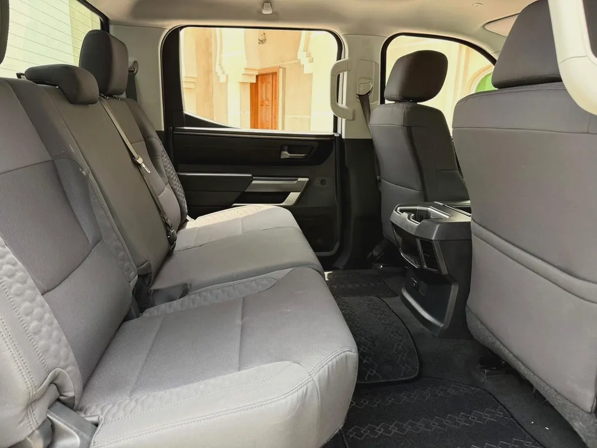 Toyota Tundra SR5 2024 - American Specs - Low Mileage-14-14