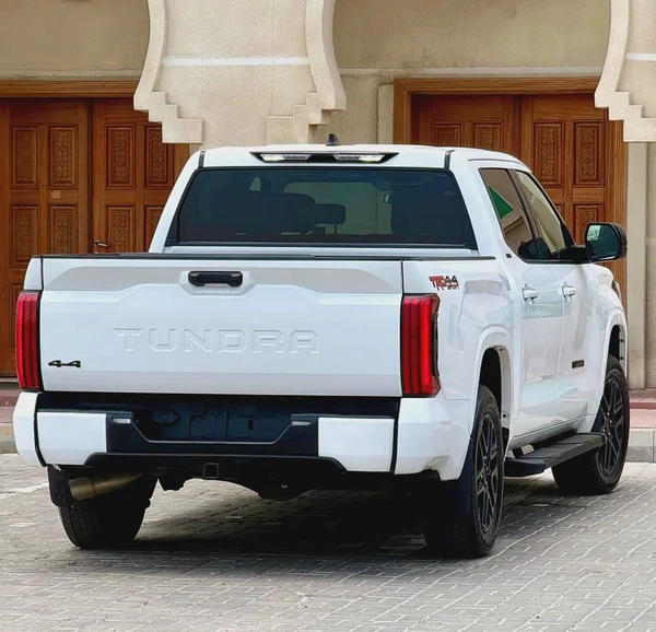 Toyota Tundra SR5 2024 - American Specs - Low Mileage