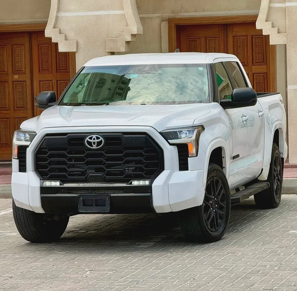 Toyota Tundra SR5 2024 - American Specs - Low Mileage