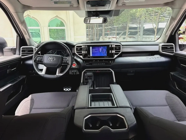 Toyota Tundra SR5 2024 - American Specs - Low Mileage