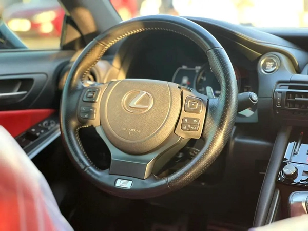 Lexus is350 f-sport Model 2024