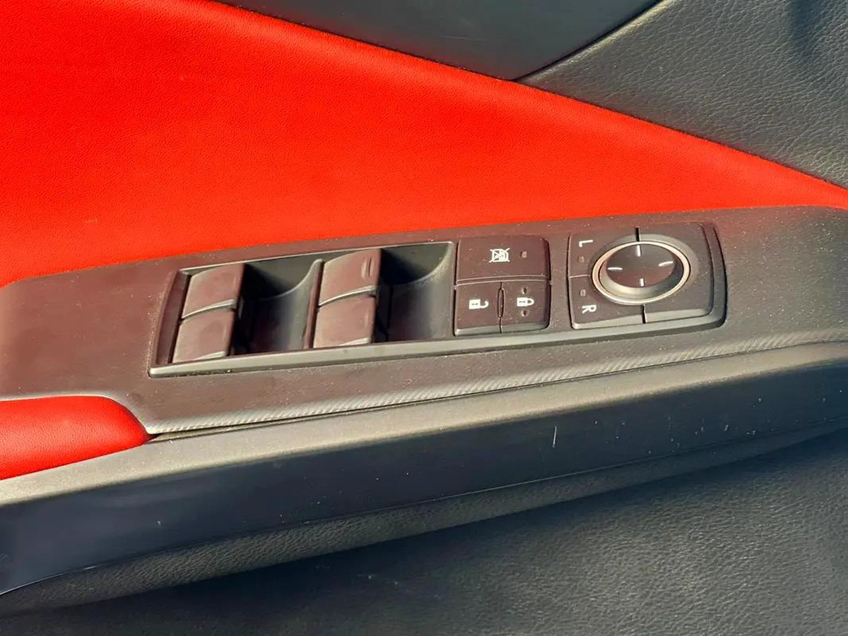 Lexus is350 f-sport Model 2024-16-16