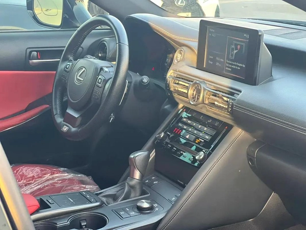 Lexus is350 f-sport Model 2024