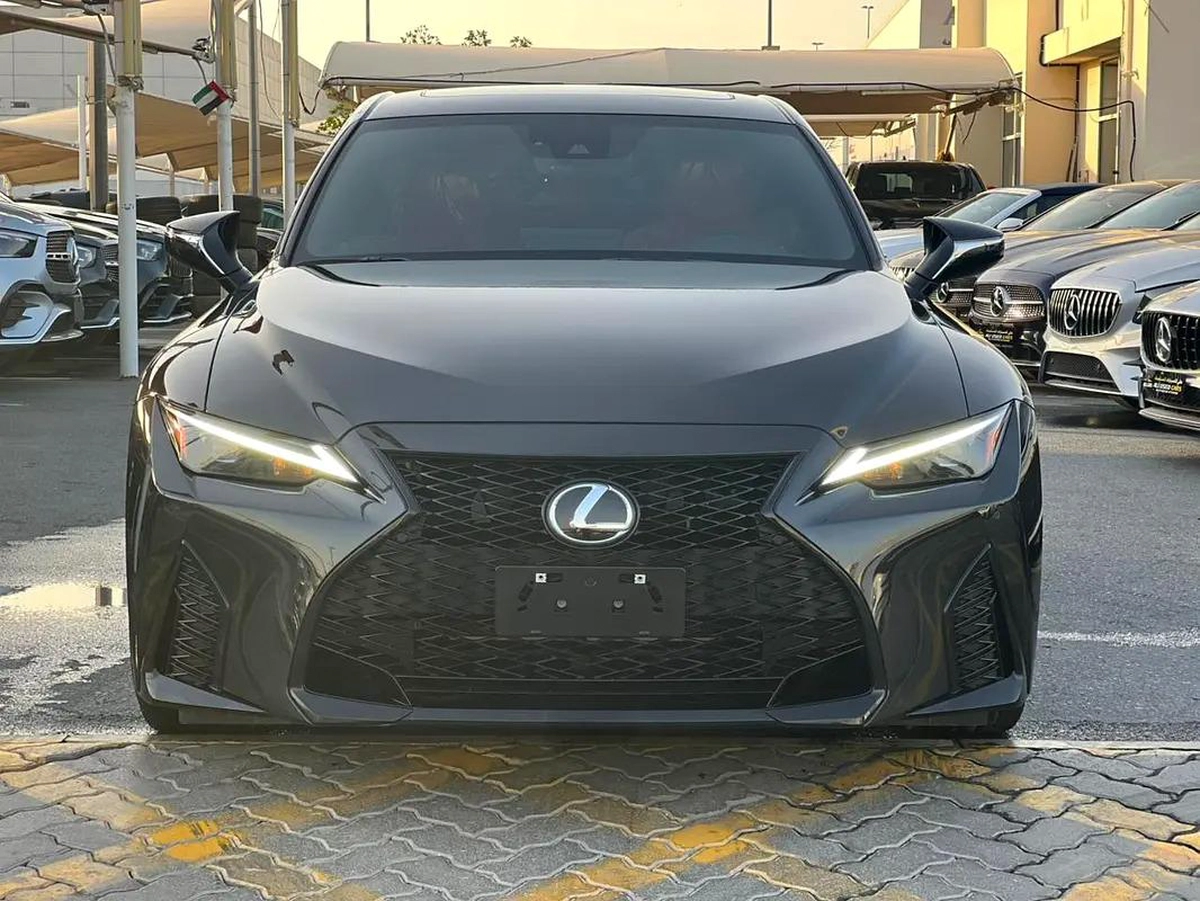 Lexus is350 f-sport Model 2024-8-8