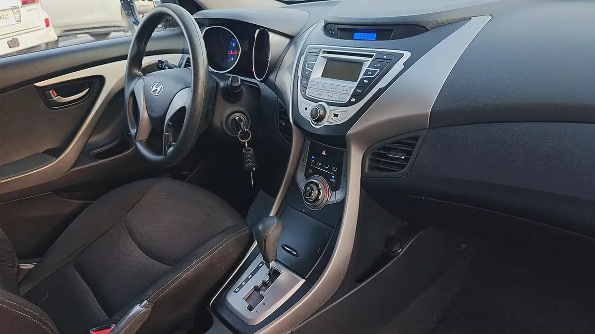 Reliable Hyundai Elantra 2014 | GCC Specs | Well Maintained-7-7