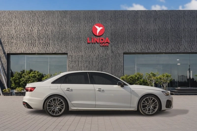 Audi A4 2023-1
