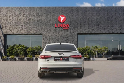 Audi A4 2023-4