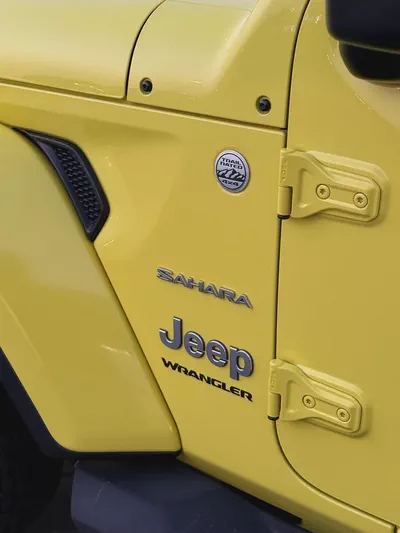 2023 Jeep Wrangler Sahara | Canadian Specs | Excellent Condition-3
