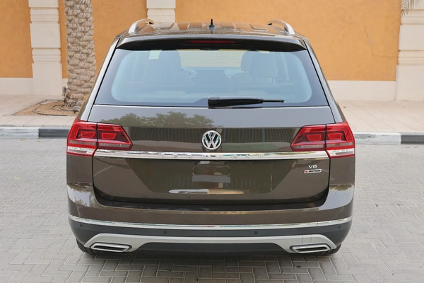 VOLKSWAGEN TERAMONT SEL V6 4MOTION - GCC SPECS - FULL SERVICE HISTORY FROM AGENCY - ACCIDENT FREE -