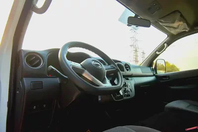 High-Roof 13-Seater Passenger Van | Automatic | GCC Specs | Ref#N85175-13