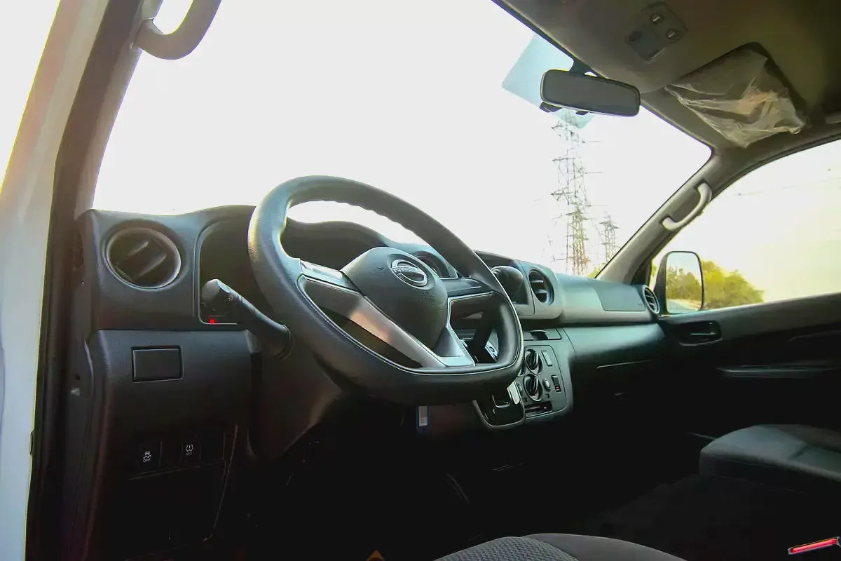 High-Roof 13-Seater Passenger Van | Automatic | GCC Specs | Ref#N85175-13-13