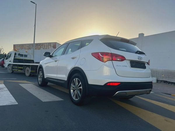 2016 Hyundai Santa Fe Sport - GCC Specs