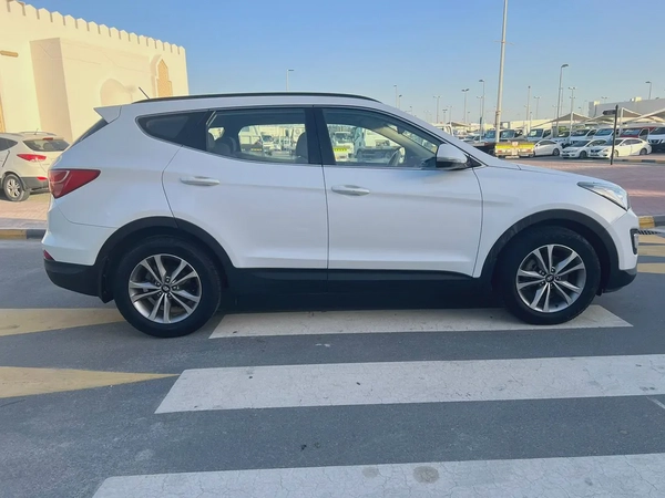 2016 Hyundai Santa Fe Sport - GCC Specs
