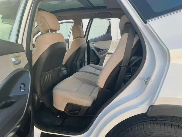 2016 Hyundai Santa Fe Sport - GCC Specs