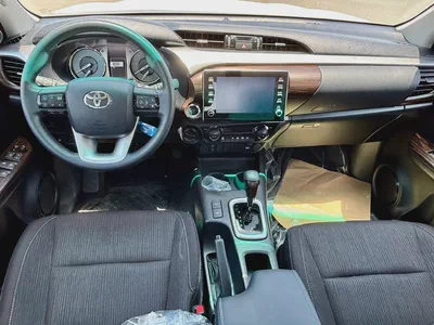 Toyota Hilux SR5 2026 - GCC Specs - Brand New!-6
