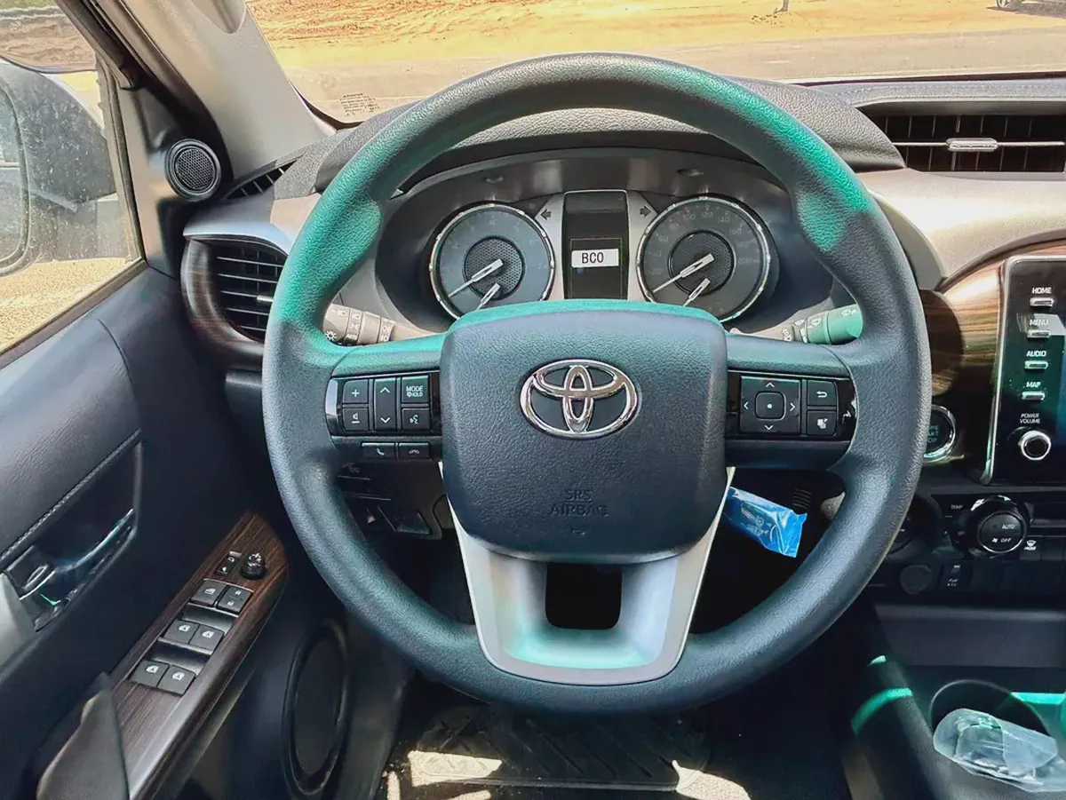 Toyota Hilux SR5 2026 - GCC Specs - Brand New!-9-9