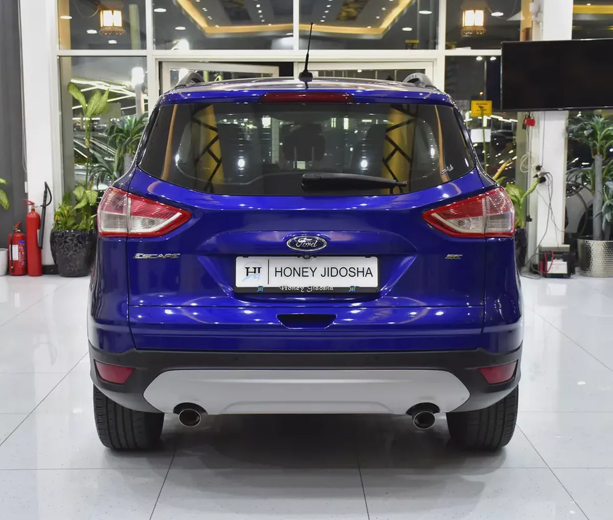 EXCELLENT DEAL for our Ford Escape SE ( 2014 Model ) in Blue Color GCC Specs-4-4