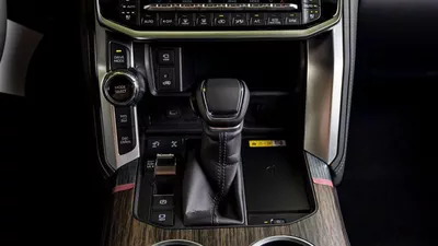 Toyota Land Cruiser VXR 3.5L-17