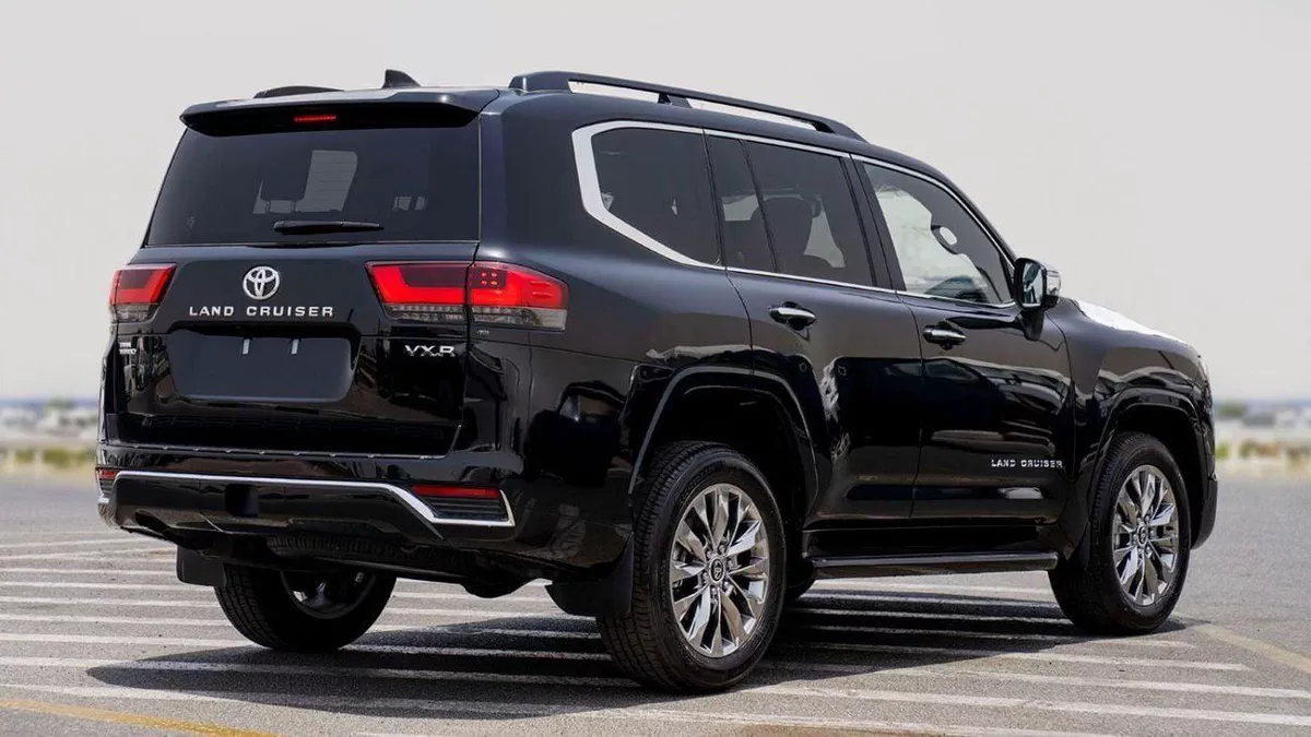 Toyota Land Cruiser VXR 3.5L-4-0