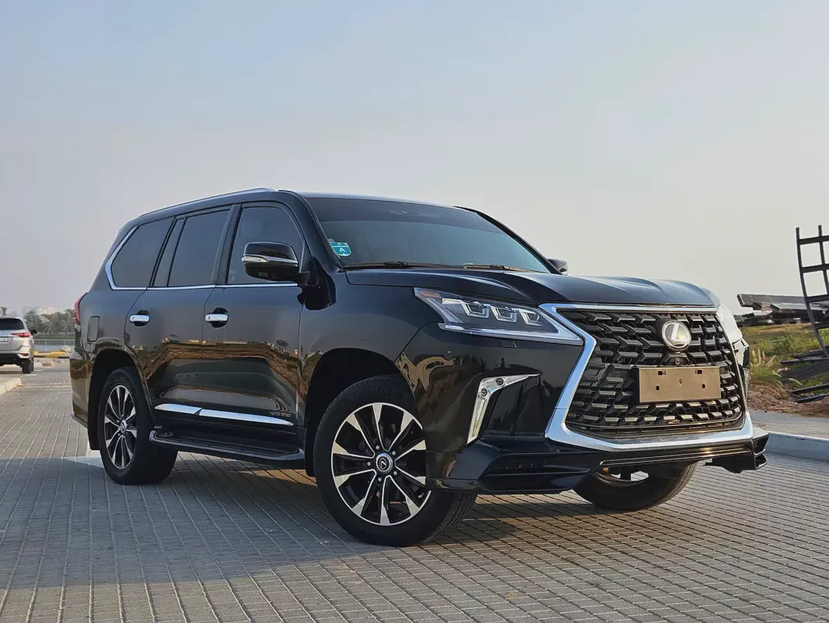 Lexus LX 570 2009 | GCC Specs | Facelift To 2023 Very Neat And Clean Car With Low KM Premium SUV-2-2