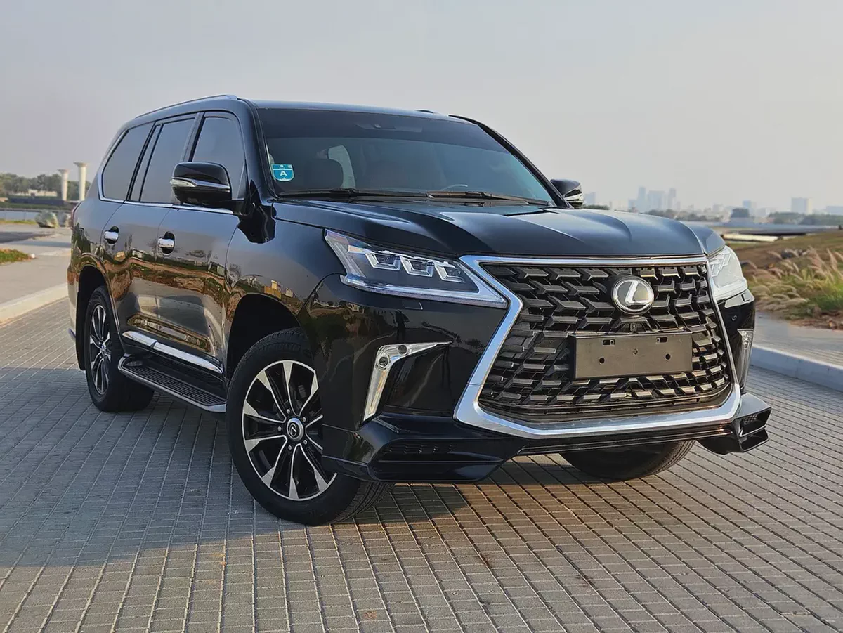 Lexus LX 570 2009 | GCC Specs | Facelift To 2023 Very Neat And Clean Car With Low KM Premium SUV-4-4