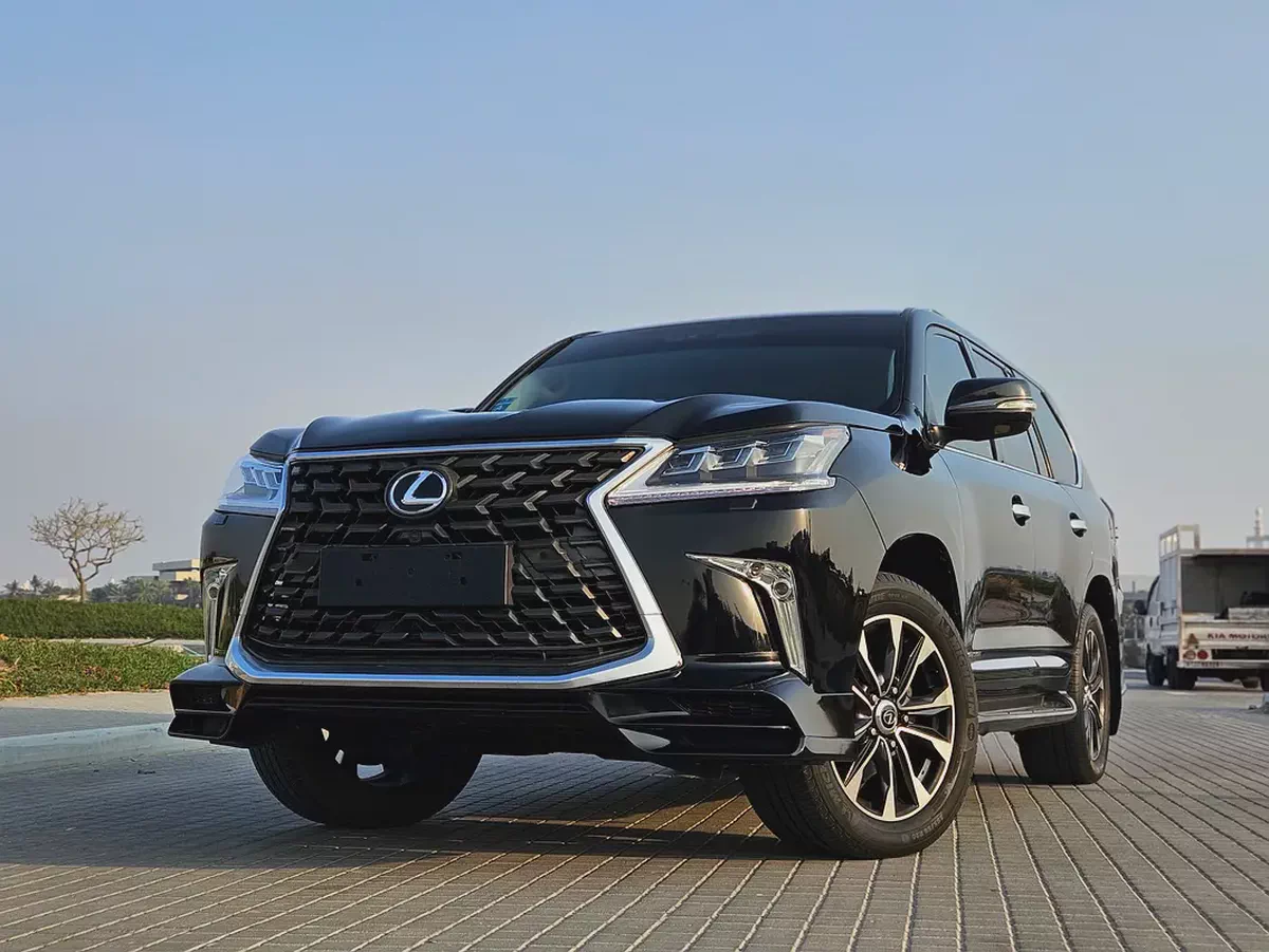Lexus LX 570 2009 | GCC Specs | Facelift To 2023 Very Neat And Clean Car With Low KM Premium SUV-5-5