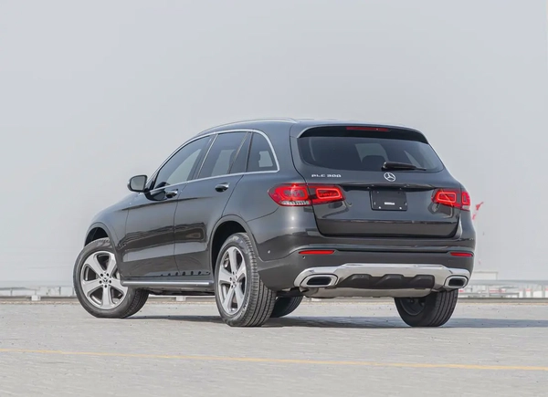 MERCEDES-GLC300 2021