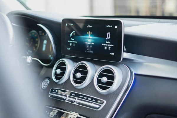 MERCEDES-GLC300 2021