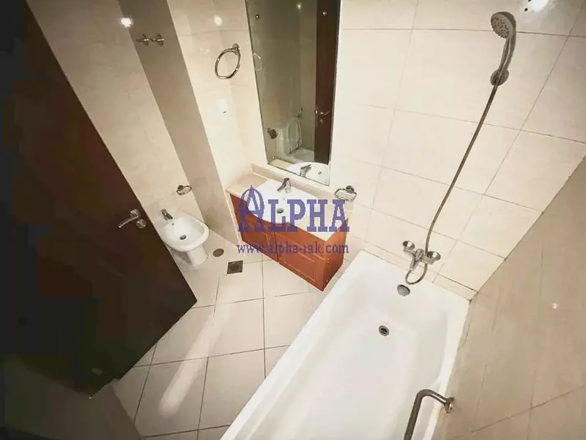 Studio for rent | Unfurnished | Spacious-1-1