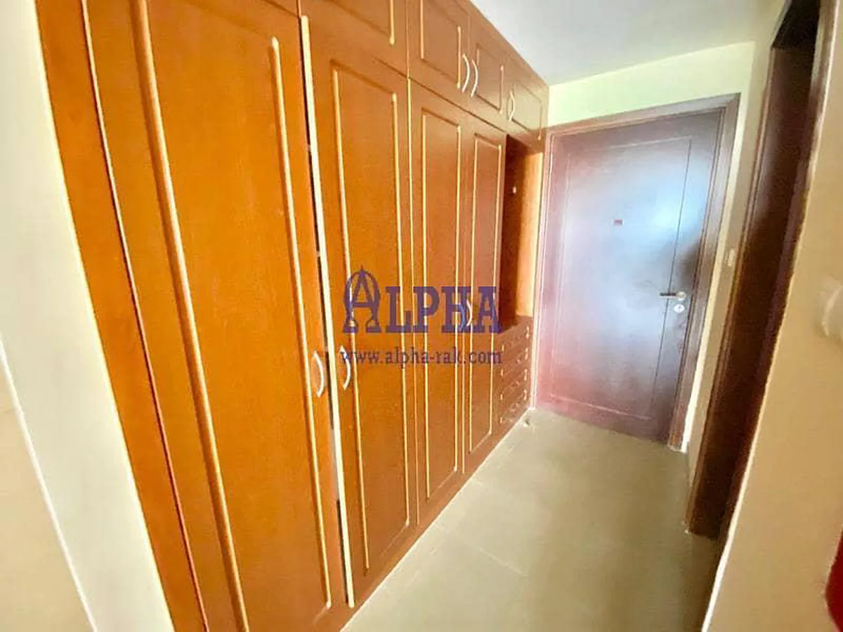 Studio for rent | Unfurnished | Spacious-4-4