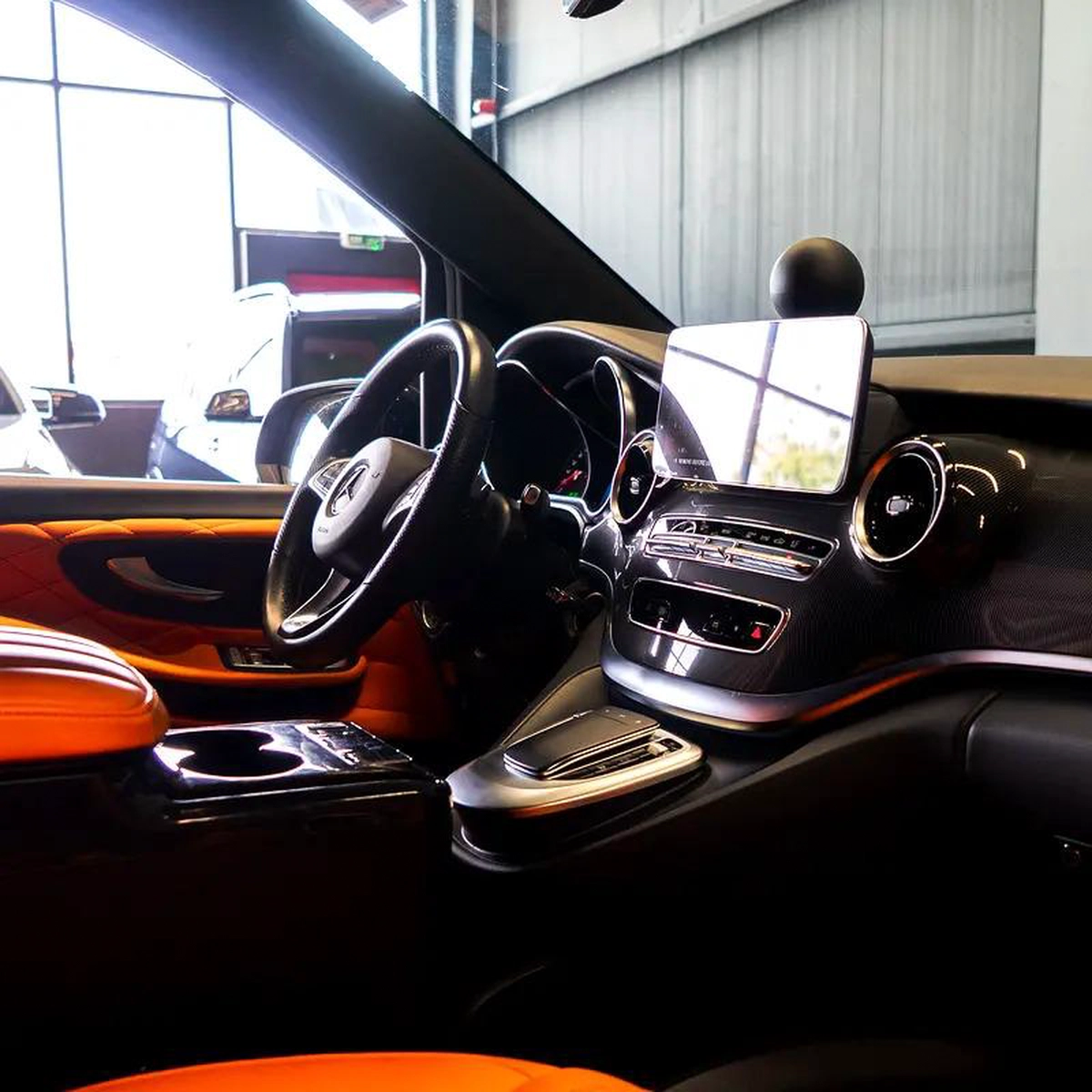 AED 6,707 p.m • 0% Downpayment • Mercedes-Benz V250 V-Line • 1 Year Warranty-1-1