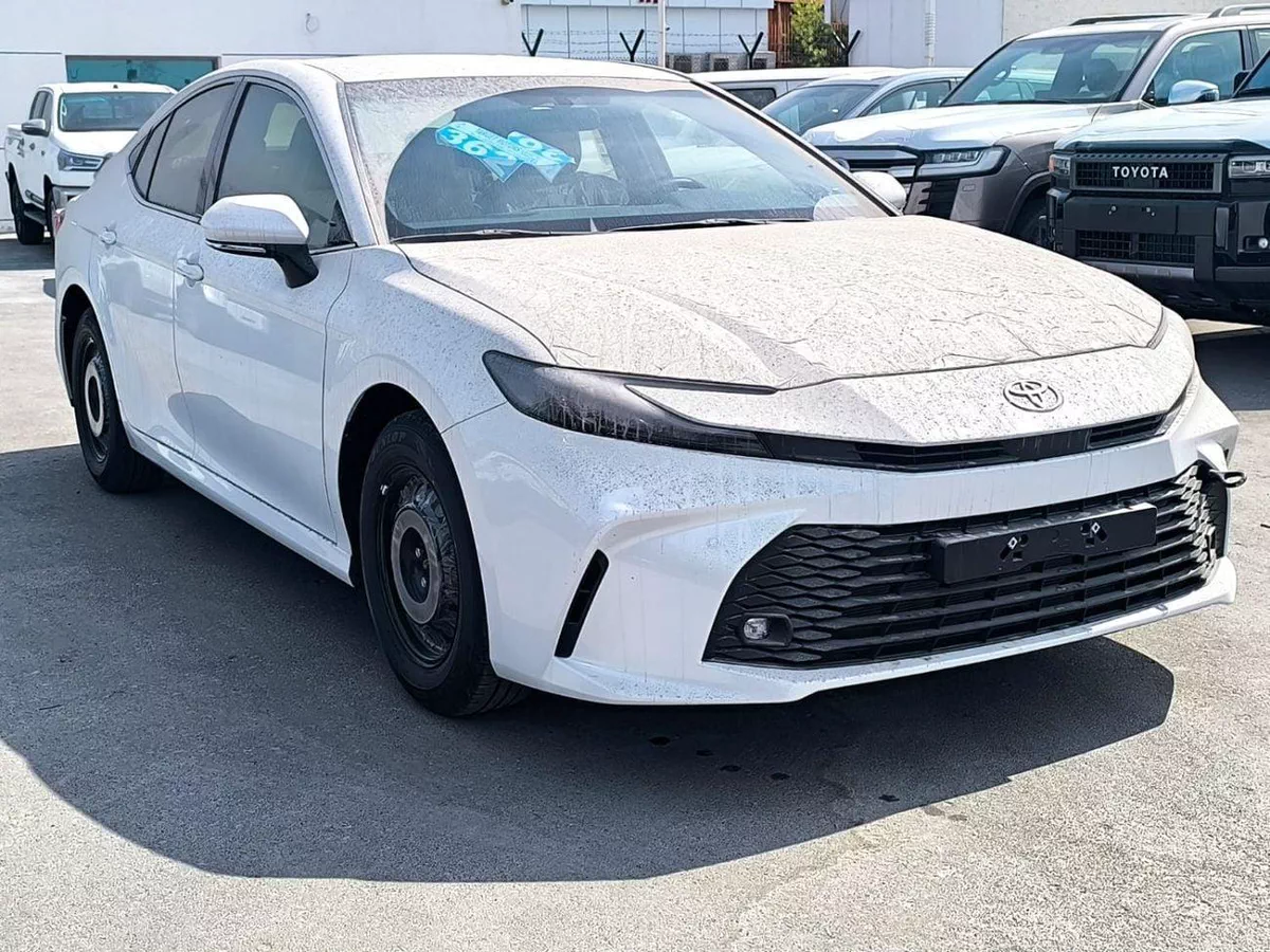Toyota Camry E