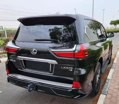 Lexus LX570 SIGNATURE Sport-10