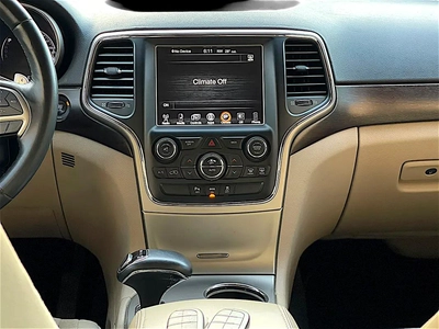 GCC Specs Jeep Grand Cherokee Laredo 2015 - Well Maintained-1